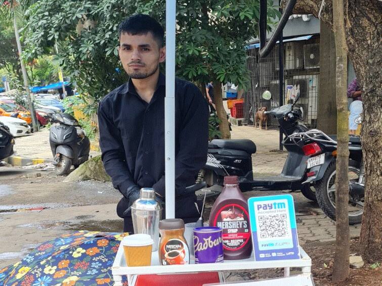 Mumbai Man's Roadside Coffee Stall With Poster Saying 'Dream Of Going Global' Goes Viral Mumbai Man's Roadside Coffee Stall With Poster Saying 'Dream Of Going Global' Goes Viral