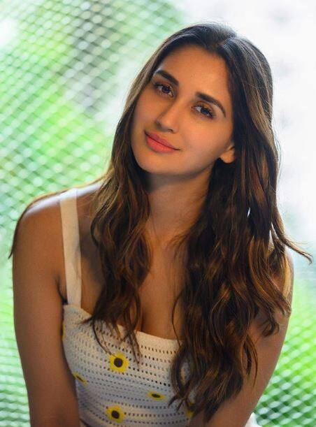 ਹਾਲ ਹੀ ਵਿੱਚ ਅਦਾਕਾਰਾ ਨੇ ਆਪਣੇ ਪ੍ਰਸ਼ੰਸਕਾਂ ਵਿੱਚ ਆਪਣੇ ਤਾਜ਼ਾ ਫੋਟੋਸ਼ੂਟ ਦੀਆਂ ਤਸਵੀਰਾਂ ਸ਼ੇਅਰ ਕਰਕੇ ਇੰਟਰਨੈੱਟ 'ਤੇ ਤਹਿਲਕਾ ਮਚਾ ਦਿੱਤਾ ਹੈ।