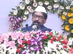 रांची के मोरहाबादी मैदान में सीएम सोरेन ने फहराया तिरंगा, अबुआ आवास योजना का किया ऐलान