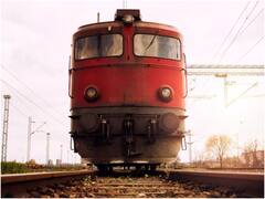 बाइक में लगता है एक लीटर... आज जानिए ट्रेन के इंजन में कितना इंजन ऑयल डालना पड़ता है?