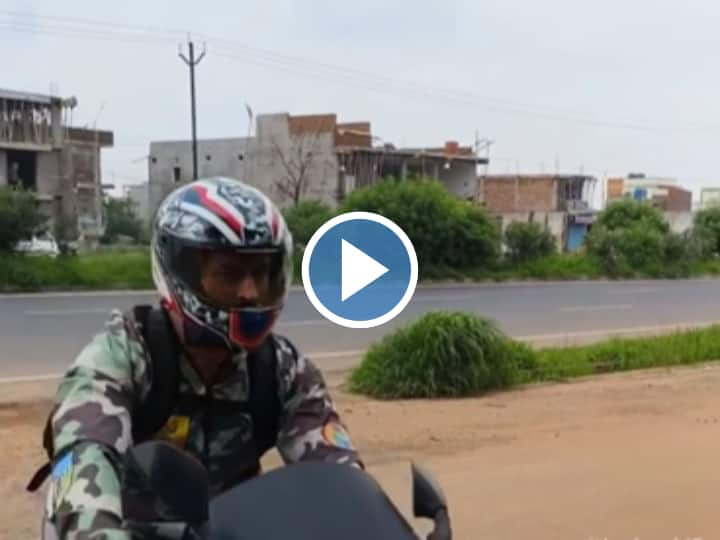 MS Dhoni was seen enjoying a bike ride in Ranchi, watch Mahi’s viral video here