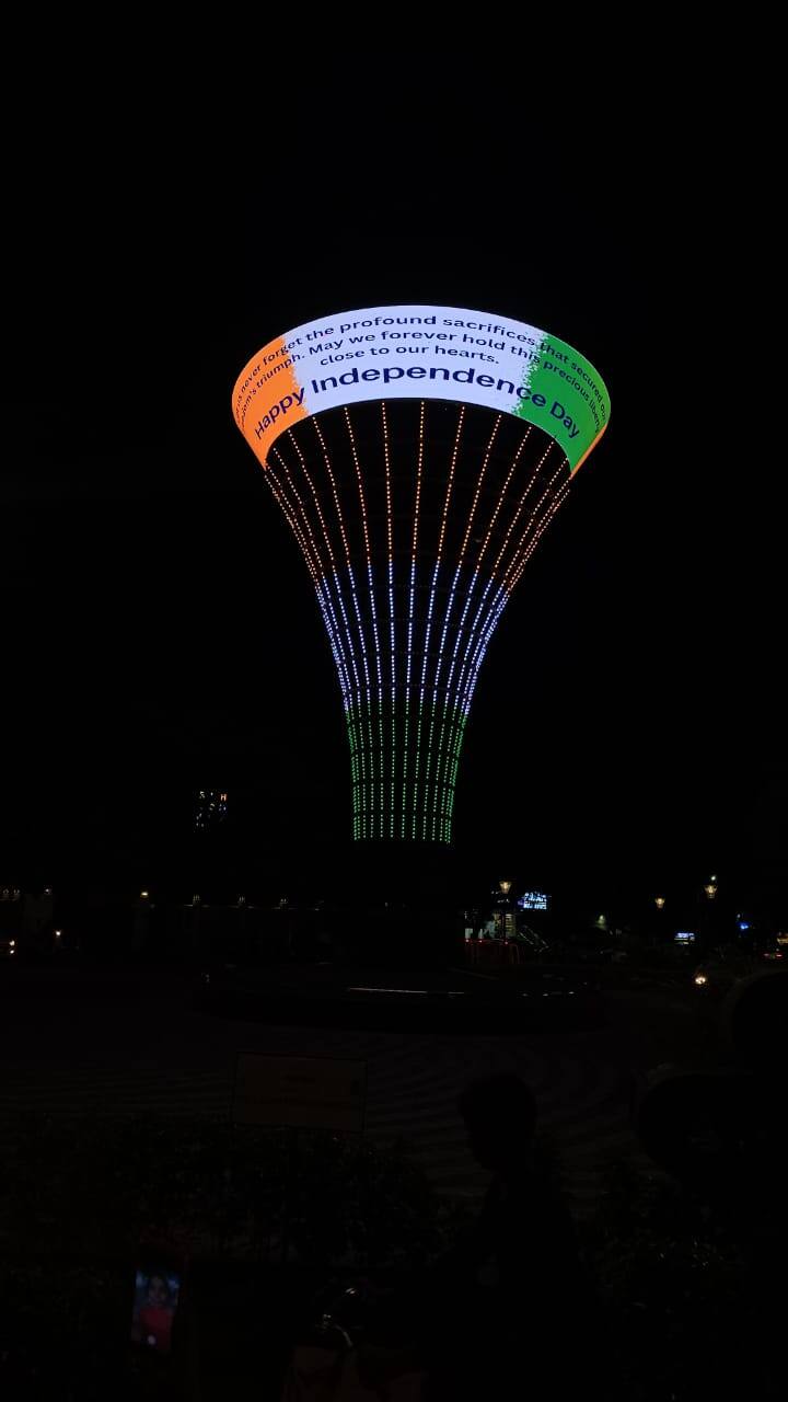 பிரகாசிக்கும் கோவையில் உள்ள மீடியா டவர்