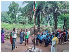 बस्तर के 600 नक्सलमुक्त गांव में लहराया तिरंगा, ग्रामीणों ने धूमधाम से मनाया आजादी का जश्न