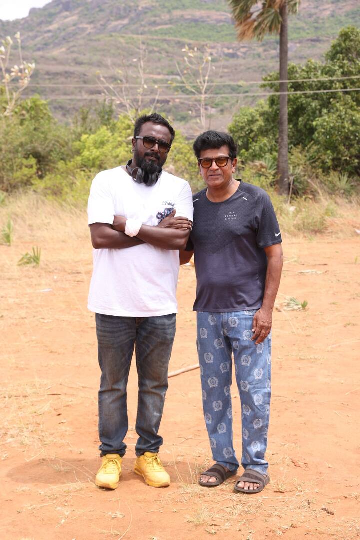 இந்த படத்தில் சிவராஜ்குமார் நடிப்பில் மிரட்டி இருப்பார் என ரசிகர்கள் பெரும் எதிர்பார்ப்புடன் உள்ளனர்.