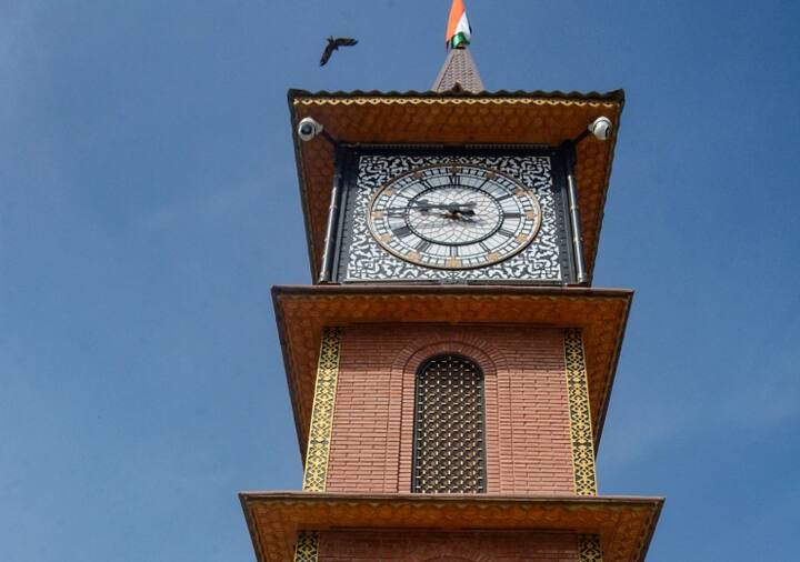 India Independence Day 2023 flag hoisting at Srinagar lal chowk in Jammu and Kashmir Independence Day: श्रीनगर के लाल चौक पर फहराया गया तिरंगा, जम्मू-कश्मीर में कुछ ऐसे मना आजादी का जश्न