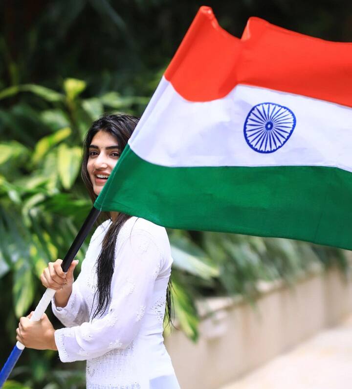 శ్రీ లీల లేటెస్ట్ ఫోటోలను ఇక్కడ చూడండి.