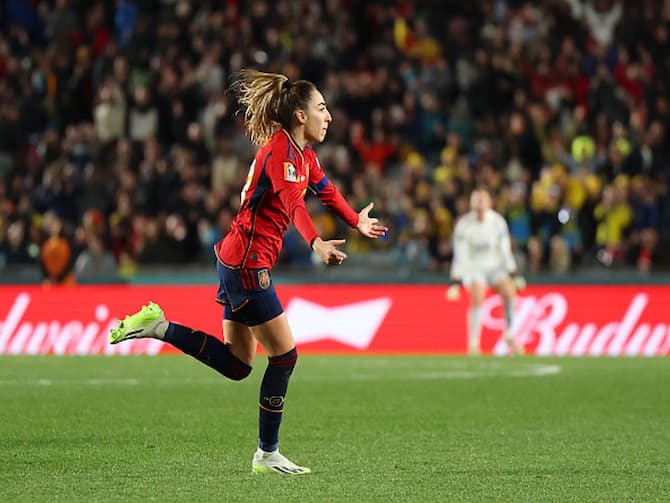 Olga Carmona's GAME-WINNING goal vs. Sweden sends Spain to the World Cup  Final