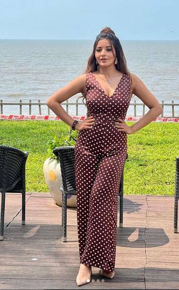 ਮੋਨਾਲੀਸਾ ਨੇ ਆਪਣੇ ਅੰਦਾਜ਼ ਨਾਲ ਪ੍ਰਸ਼ੰਸਕਾਂ ਨੂੰ ਮੰਤਰਮੁਗਧ ਕੀਤਾ ਹੈ। ਲੇਟੈਸਟ ਫੋਟੋਸ਼ੂਟ 'ਚ ਅਦਾਕਾਰਾ ਕਾਫੀ ਗਲੈਮਰਸ ਲੱਗ ਰਹੀ ਹੈ। ਉਸ ਦਾ ਕਿਲਰ ਅੰਦਾਜ਼ ਦਿਲਾਂ 'ਤੇ ਤਬਾਹੀ ਮਚਾ ਰਿਹਾ ਹੈ।