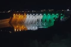 Ujani Dam : स्वातंत्र्य दिनानिमित्त उजनी धरण तिरंगी विद्युत रोषणाईने नटले