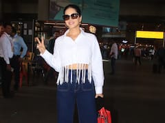 కళ్లద్దాలు, ట్రెండీ అవుట్ ఫిట్‌తో స్టైలిష్‌గా సన్నీ!