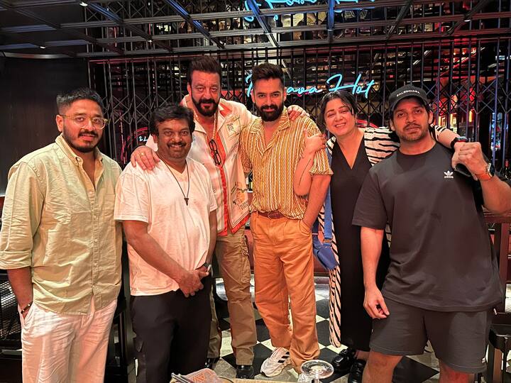 தற்போது ராம் பொத்தினேனி நடிக்கும் ’டபுள் ஐஸ்மார்ட்’ என்ற படத்தில் நடித்து வருகிறார்.