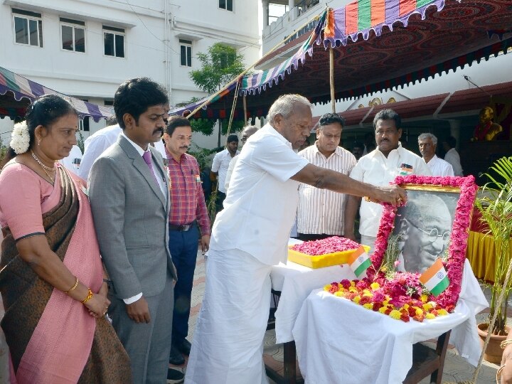 Independence Day: சேலம் மாவட்ட 77வது சுதந்திர தின விழா கொண்டாட்டம் - கௌரவிக்கப்பட்ட பெண் ஓட்டுநர்