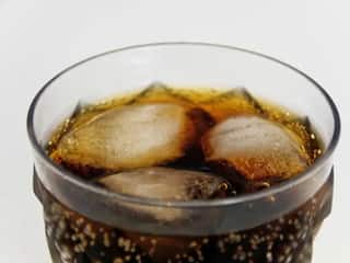 Cold drink: ਤੁਸੀਂ ਵੀ ਰੋਜ਼ ਪੀਂਦੇ ਹੋ ਕੋਲਡ ਡ੍ਰਿੰਕ, ਤਾਂ ਜਾਣ ਲਓ ਇਸ ਦੇ ਨੁਕਸਾਨ, ਸਰੀਰ ਨੂੰ ਇਦਾਂ ਕਰ ਰਹੀ ਖ਼ਰਾਬ