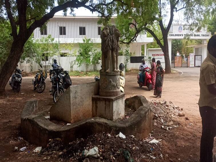 National symbol seen decaying in Trichy demand by social activists to the Collector TNN Independence Day 2023: திருச்சியில் சிதலமடைந்து காணப்படும் தேசிய சின்னம்  -  ஆட்சியருக்கு சமூக ஆர்வலர்கள் வைத்த கோரிக்கை