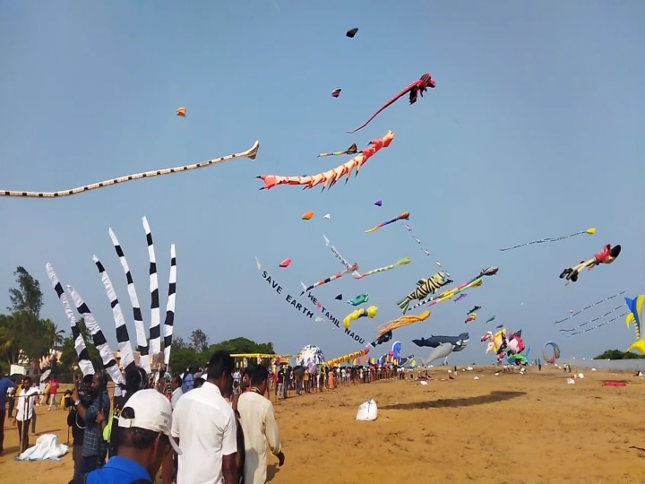 kite festival 2023: மாமல்லபுரத்தில் பட்டத்தை பார்க்க குவிந்த மக்கள் - களைகட்டிய காத்தாடி திருவிழா