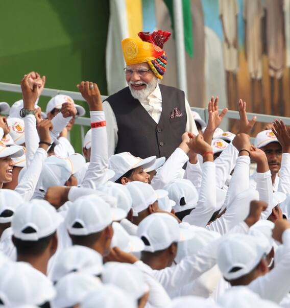 PM ਮੋਦੀ ਦੇ ਭਾਸ਼ਣ 'ਚ ਕੀ-ਕੀ ਰਿਹਾ ਖਾਸ? ਜਾਣੋ ਨਵੀਆਂ ਯੋਜਨਾਵਾਂ ਦੇ ਐਲਾਨ ਬਾਰੇ