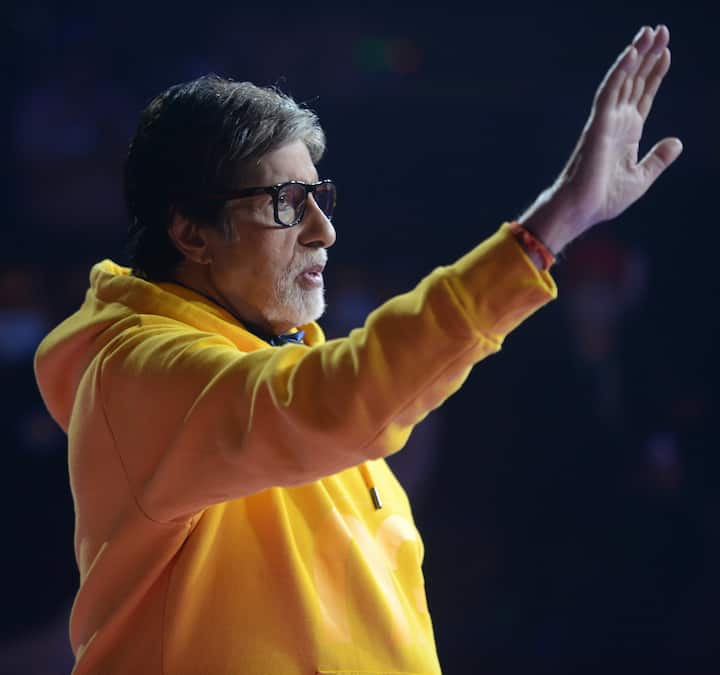 बॉम्बे टू गोवा की शूटिंग के दौरान नंबर आया गाने हाय रे देखा ना, हाय रे सोचा ना के शूट का. इस गाने की शूटिंग में डांसिंग को लेकर अमिताभ बच्चन काफी असहज महसूस कर रहे थे, अमिताभ बच्चन डांसिग को लेकर करीब-करीब हार भी मान चुके थे. ऐसे ही एक दिन अमिताभ बच्चन पूरा दिन सेट पर ही नहीं पहुंचे.