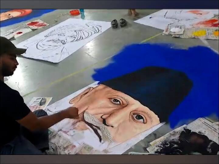 सोशल मीडियावरही या महारांगोळीच्या चर्चा रंगल्या आहेत.