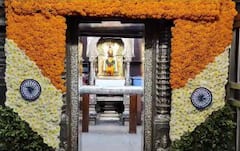 Independence Day 2023 : स्वातंत्र्यदिनाच्या पार्श्वभूमीवर विठुराया आणि रखुमाई तिरंग्यात रंगले!