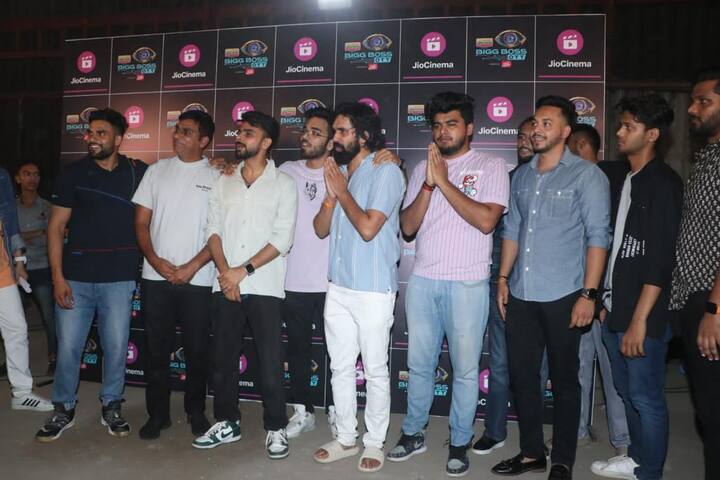 Elvish's friends also celebrated his big win