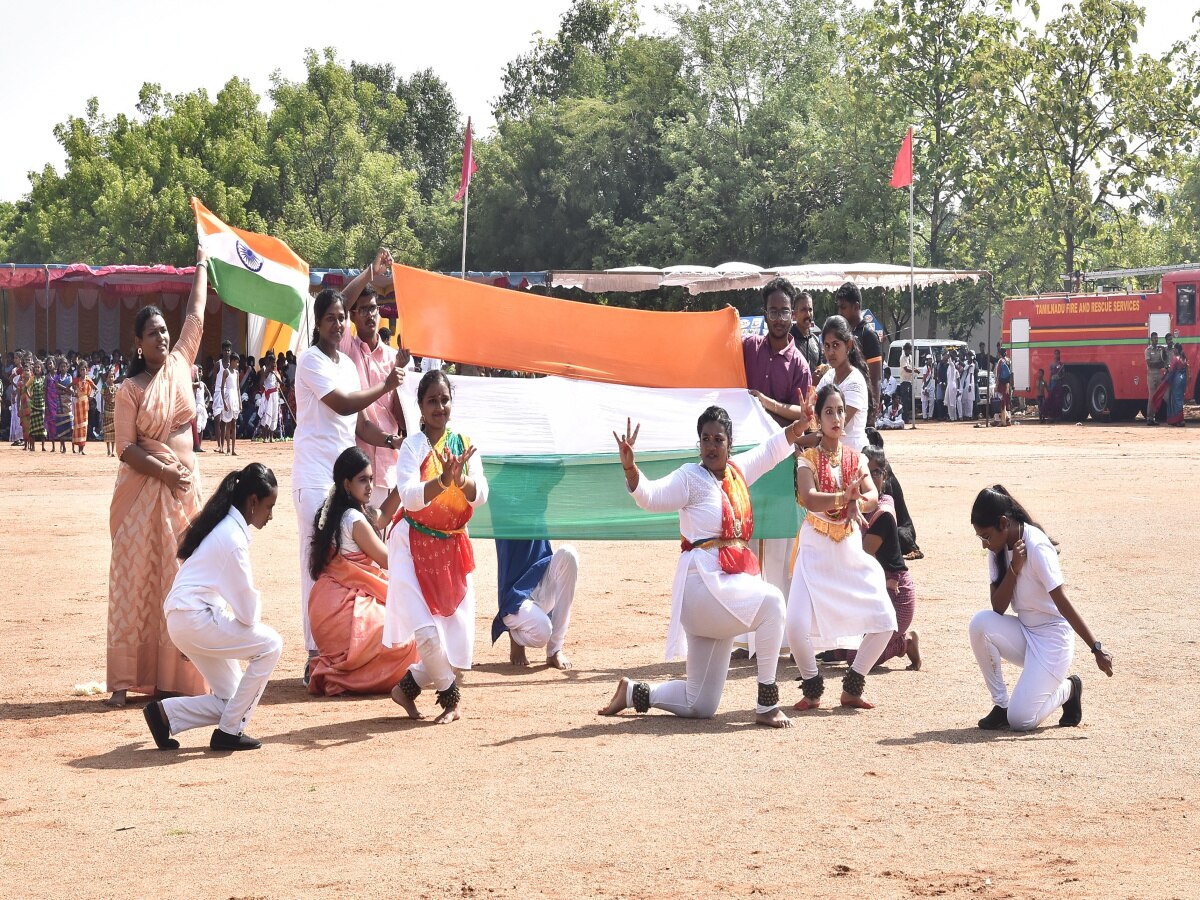 Independence Day: திருவண்ணாமலையில் உற்சாகத்துடன் தேசிய கொடியேற்றிய ஆட்சியர்