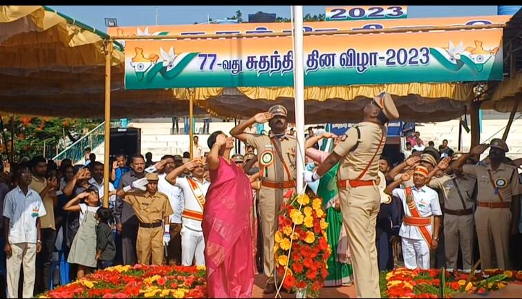 Independence Day 2023: Dharmapuri District  Shanti national flag at the 77th Independence Day celebrations at Sports Ground TNN Independence Day 2023: தருமபுரி சுதந்திர தின விழாவில் ரூ.94 லட்சம் மதிப்பில் நலத்திட்ட உதவிகளை வழங்கிய ஆட்சியர்