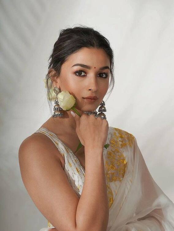 ग्लोइंग स्किन के लिए दुल्हन इन 10 फूड्स को अपनी डाइट में करे शामिल