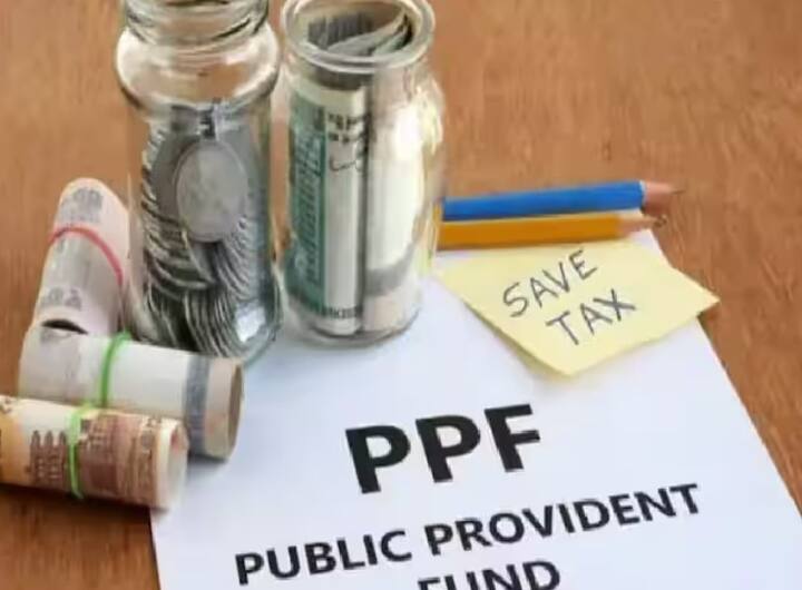 પોસ્ટ ઓફિસ પીપીએફ સ્કીમ હેઠળ ગ્રાહકોને ડિપોઝિટ પર 7.1 ટકા વ્યાજ મળે છે. આ વ્યાજ ચક્રવૃદ્ધિના આધારે મળી રહ્યું છે.