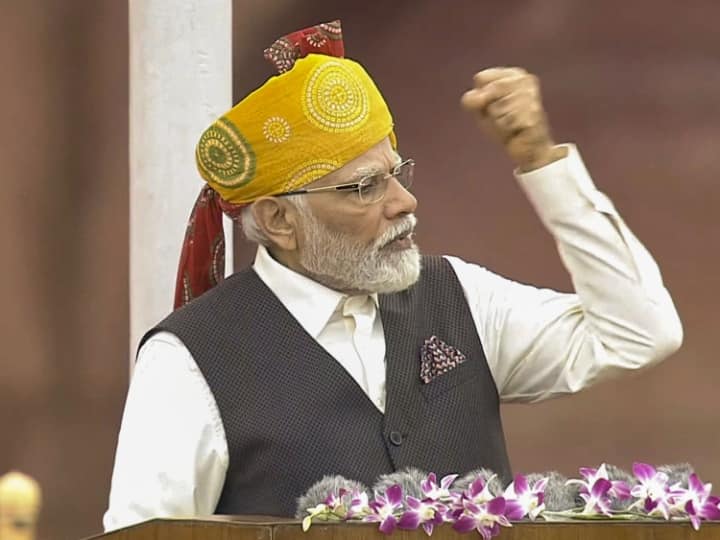 लालकिले के प्राचीर से पीएम मोदी बोले, “दो करोड़ लखपति दीदी बनाना मेरा सपना है” लालकिले के प्राचीर से पीएम मोदी बोले, “दो करोड़ लखपति दीदी बनाना मेरा सपना है”