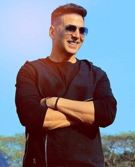 ਦੱਸ ਦਈਏ ਕਿ ਅਕਸ਼ੈ ਕੁਮਾਰ ਨੂੰ ਕੈਨੇਡੀਅਨ ਨਾਗਰਿਕ ਬੋਲ ਕੇ ਖੂਬ ਟਰੋਲ ਕੀਤਾ ਜਾਂਦਾ ਸੀ। ਇਸ ਤੋਂ ਬਾਅਦ ਹੁਣ ਆਖਰਕਾਰ ਐਕਟਰ ਨੂੰ ਭਾਰਤੀ ਨਾਗਰਿਕਤਾ ਮਿਲ ਗਈ ਹੈ ਅਤੇ ਨਾਲ ਹੀ ਟਰੋਲ ਕਰਨ ਵਾਲਿਆਂ ਦੇ ਮੂੰਹ ਵੀ ਬੰਦ ਹੋ ਗਏ ਹਨ।