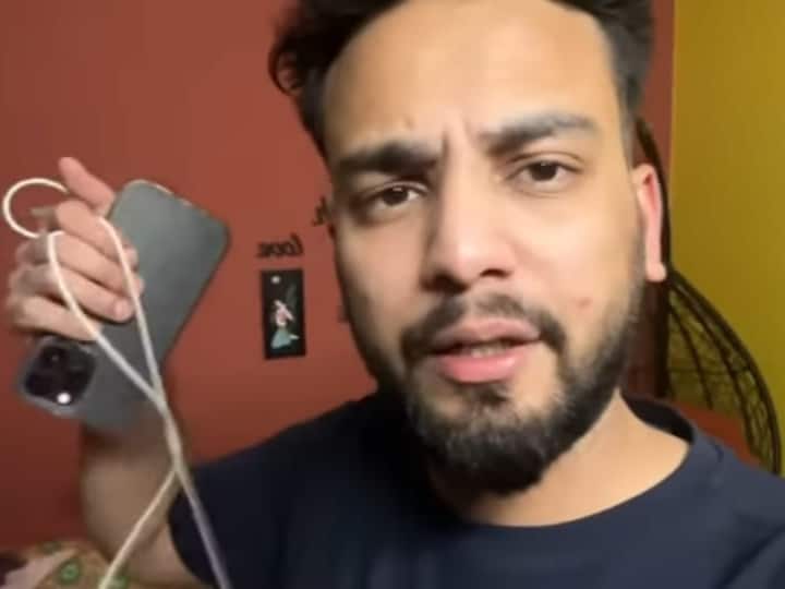 Elvish Yadav एप्पल का iPhone यूज करते हैं और ये संभवत: iPhone 14 Pro Max है. इसी फोन से Elvish Yadav अपने व्लॉग शूट करते हैं. उनके यूट्यूब पर 2 चैनल हैं जिसमें से एक पर वे फनी वीडियो पोस्ट करते हैं जबकि दूसरे पर वे डेली व्लॉग अपलोड करते हैं. उनके मेन चैनल पर 13 मिलियन से ज्यादा फॉलोअर्स हैं.