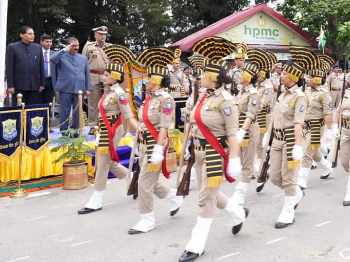 Himachal Pradesh CM Sukhwinder Singh Sukhu hoist flag in Shimla on Independence Day ann Independence Day: स्वतंत्रता दिवस पर सीएम सुक्खू ने शिमला में किया ध्वजारोहण, सांस्कृतिक कार्यक्रमों का नहीं हुआ आयोजन