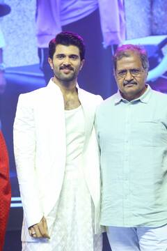 Devarakonda Family Photos : దేవరకొండ ఫ్యామిలీ @ 'ఖుషి మ్యూజికల్ కాన్సర్ట్'