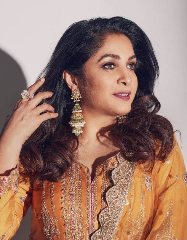 இந்த நிலையில் பேட்டி நிகழ்ச்சியில் கலந்து கொண்ட ரம்யா கிருஷ்ணன் மலரும் நினைவுகளை பகிர்ந்தார். அவர் கூறியதாவது, “ சினிமாவுக்கு நான் வந்த புதிதில் எனக்கு நடிக்க வரவில்லை, வெள்ளை மனசு படத்தின் மூலம்தான் நான் முதல் முதலில் சினிமாவில் கால் பதித்தேன். அப்போது நான் சிறந்த நடிகையாக இல்லை”