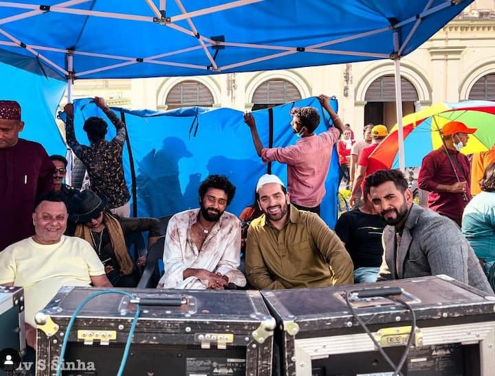 लव सिन्हा ने बताया कि उन्हें इंडस्ट्री में किसी भी बड़े ने सपोर्ट नहीं किया, जबकि उनके पिता शत्रुघ्न सिन्हा ने कितनों की सेल्फलेस होकर मदद की. वे बॉलीवुड के तमाम बड़े लोग रहे.