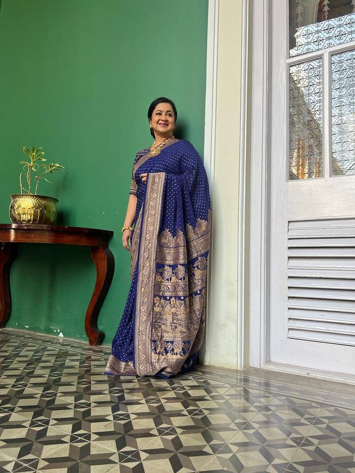 சமீபத்தில் இந்த படத்தின் ஃபர்ஸ்ட் லுக் போஸ்டர் வெளியானது. இதுவரை ராகவா லாரன்ஸ் மற்றும் கங்கனாவின் லுக் வெளியாகியுள்ளது