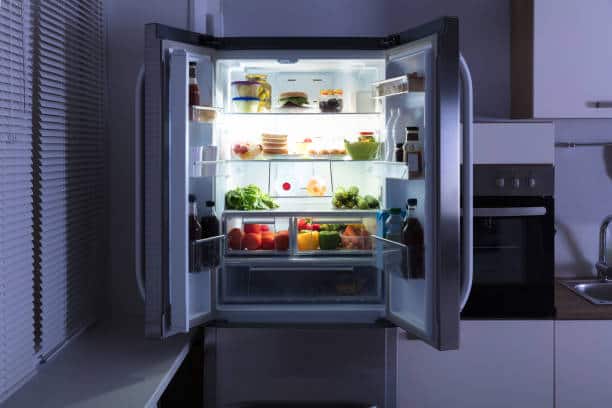 does switching off fridge at night save electricity refrigerator does and donts know here Fridge Use : रात्रीच्या वेळी फ्रिज बंद ठेवल्याने विजेची बचत होते? असं करणं योग्य की अयोग्य? जाणून घ्या.