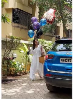 Sara Ali Khan: ਸਾਰਾ ਅਲੀ ਖਾਨ ਨੇ ਇੰਝ ਮਨਾਇਆ ਪਿਤਾ ਸੈਫ ਦੇ ਜਨਮਦਿਨ ਦਾ ਜਸ਼ਨ, ਪਾਪਰਾਜ਼ੀ ਨੇ ਕੈਮਰੇ 'ਚ ਕੀਤਾ ਕੈਦ