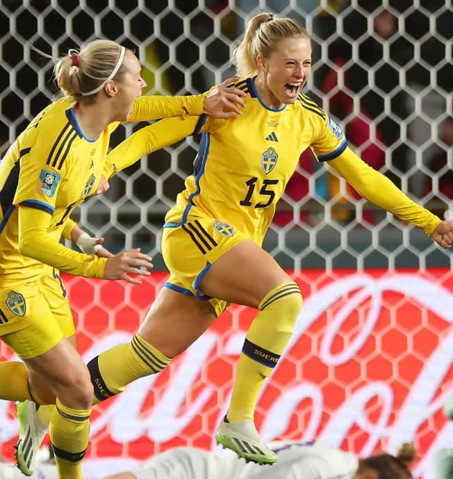 9 வது பெண்கள் உலக கோப்பை கால்பந்து தொடர் ஆஸ்திரேலியா மற்றும் நியூசிலாந்தில் நடந்து வருகிறது.