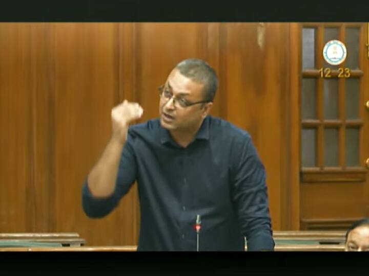 Delhi Assembly Session: जब दिल्ली विधानसभा सत्र में गूंजा 'उसैन बोल्ट' का नाम, AAP नेता बोले- 'उसके पैर बांध दो...' Usain Bolt echoed in Delhi Assembly session AAP MLA Rituraj Govind warn bjp not tie feet of Kejriwal government Delhi Assembly Session: जब दिल्ली विधानसभा सत्र में गूंजा 'उसैन बोल्ट' का नाम, AAP नेता बोले- 'उसके पैर बांध दो...'