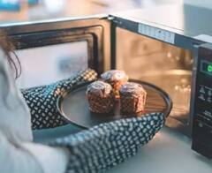 Microwave oven cooking: ਮਾਈਕ੍ਰੋਵੇਵ ਓਵਨ 'ਚ ਖਾਣਾ ਕਿਵੇਂ ਤੁਰੰਤ ਬਣ ਜਾਂਦਾ, ਜਾਣੋ ਕੀ ਹੈ ਤਕਨੀਕ