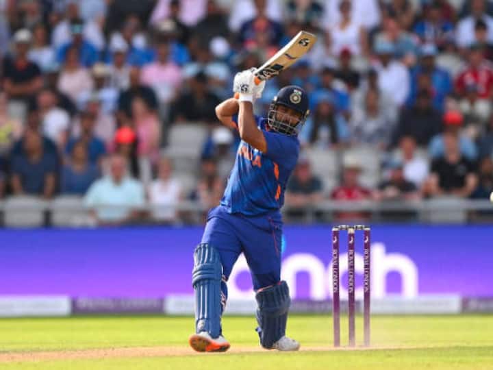 Rishabh Pant Seen Batting For First Time Bengaluru After Car Accident Video Viral on Social Media Rishabh Pant Bats For First Time After Deadly Car Accident - WATCH