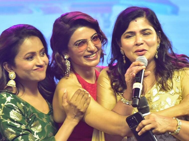 singer chinmayi sings oru deivam thantha poove song for kushi actress samantha on stage Watch Video : ஒரு தெய்வம் தந்த பூவே.. சமந்தாவுக்காக பாடிய சின்மயி