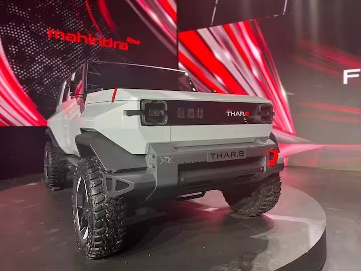 কোম্পানি তার চারটি আসন্ন বৈদ্যুতিক SUV- XUV.e8, XUV.e9, BE.05 এবং BE.07-এর লঞ্চের সময়সীমাও প্রকাশ করেছে৷ প্রথমে Mahindra XUV.e8 আসবে, এটি XUV700 এর বৈদ্যুতিক সংস্করণ, এই বৈদ্যুতিক গাড়িটি 2024 সালের ডিসেম্বরে রাস্তায় চলতে দেখা যাবে। এর পরে, XUV.e9 এপ্রিল 2025-এ লঞ্চ হবে, BE.05-এ অক্টোবর 2025 এবং এপ্রিল 2026-এ BE.07 লঞ্চ হতে চলেছে।