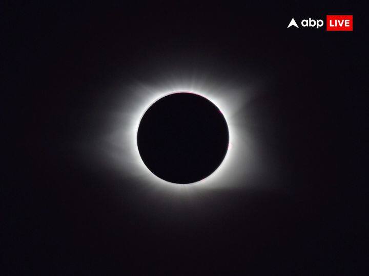 ग्रहण से पहले लगने वाले सूतक काल में पूजा-पाठ करना वर्जित माना जाता है. इस दौरान देवी-देवता की मूर्ति को छूना मना होता है लेकिन घर पर रहकर भगवान की आराधना करना अति उत्तम माना जाता है.