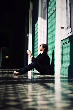 Pooja Bhatt Kissa: जब संजय दत्त के साथ किसिंग सीन देने में घबरा गई थीं पूजा भट्ट, फिर पिता महेश भट्ट ने दी थी ये सलाह