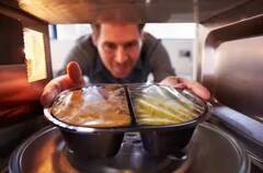 Microwave oven: ਮਾਈਕ੍ਰੋਵੇਵ ਓਵਨ 'ਚ ਇੰਨੀ ਛੇਤੀ ਕਿਵੇਂ ਪੱਕ ਜਾਂਦਾ ਖਾਣਾ? ਸਮਝੋ ਕੀ ਹੈ ਤਕਨਾਲੌਜੀ