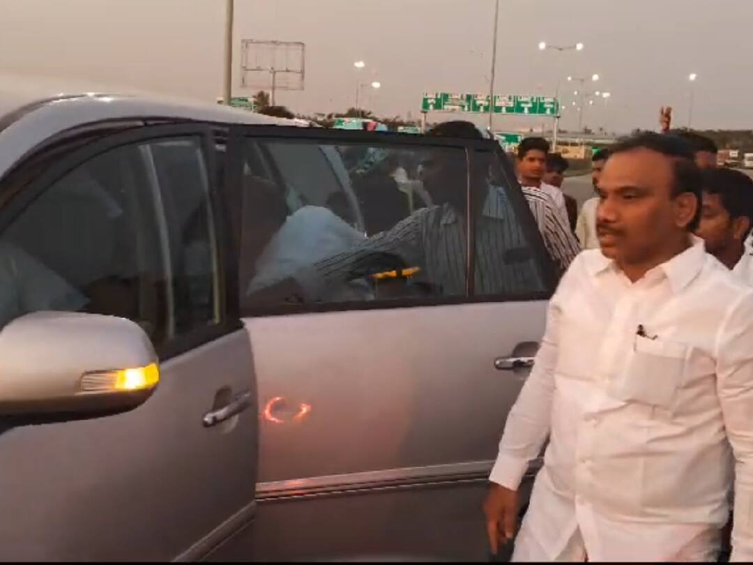 A Raja : விபத்தில் சிக்கிய இளைஞரை மீட்டு தனது காரில் மருத்துவமனைக்கு அனுப்பிய எம்.பி., ஆ.ராசா.. வீடியோ..