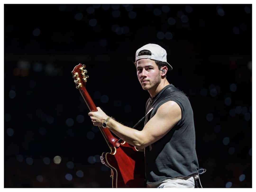 Nick Jonas Falls Off Stage During Performance - Watch Viral Video Nick Jonas Falls Off Stage During Performance - Watch Viral Video