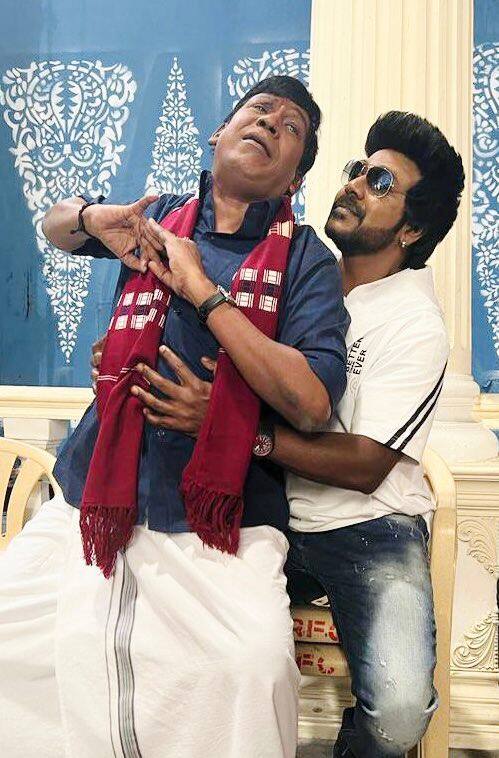 2005 ஆம் ஆண்டு வெளியான சந்திரமுகி முதல் பாகத்திலும் தற்போது வெளியாக போகும் இரண்டாம் பாகத்திலும் நடித்துள்ள ஒரே நடிகர் வடிவேலு என்பது குறிப்பிடதக்கது.
